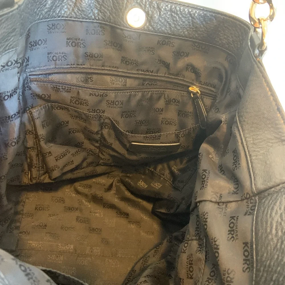 Michael Kors black and gold purse - Picture 5 of 6